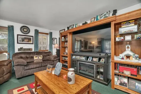 107 North Elm Street Gardner IL 60424