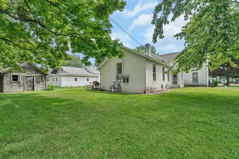 107 North Elm Street Gardner IL 60424
