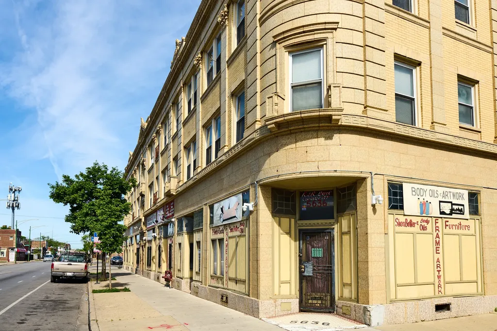 5636-48 West Division Street Chicago IL 60651