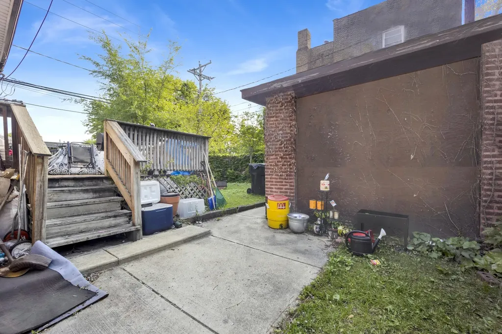 7515 South East End Avenue Chicago IL 60649