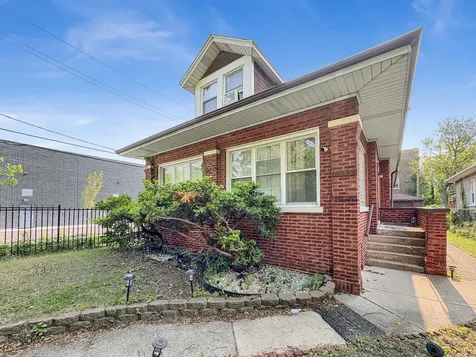7515 South East End Avenue Chicago IL 60649