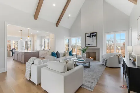 725 Tamarack Trail Lake Forest IL 60045
