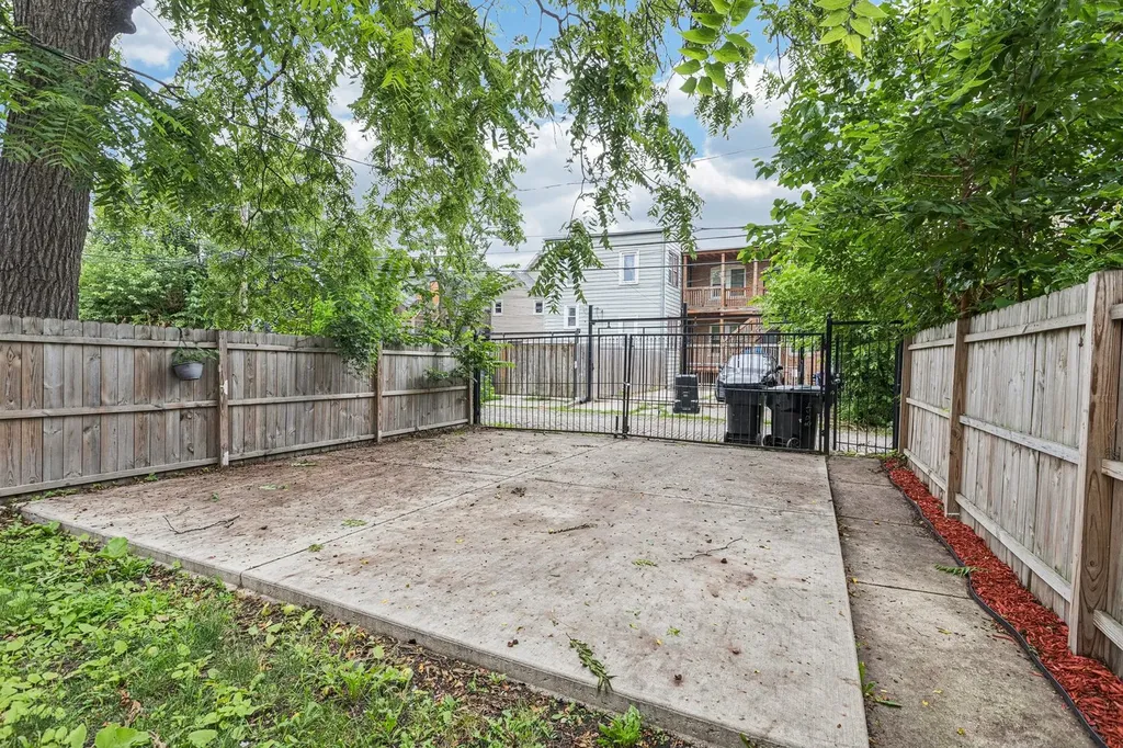 4308 West Adams Street Chicago IL 60624