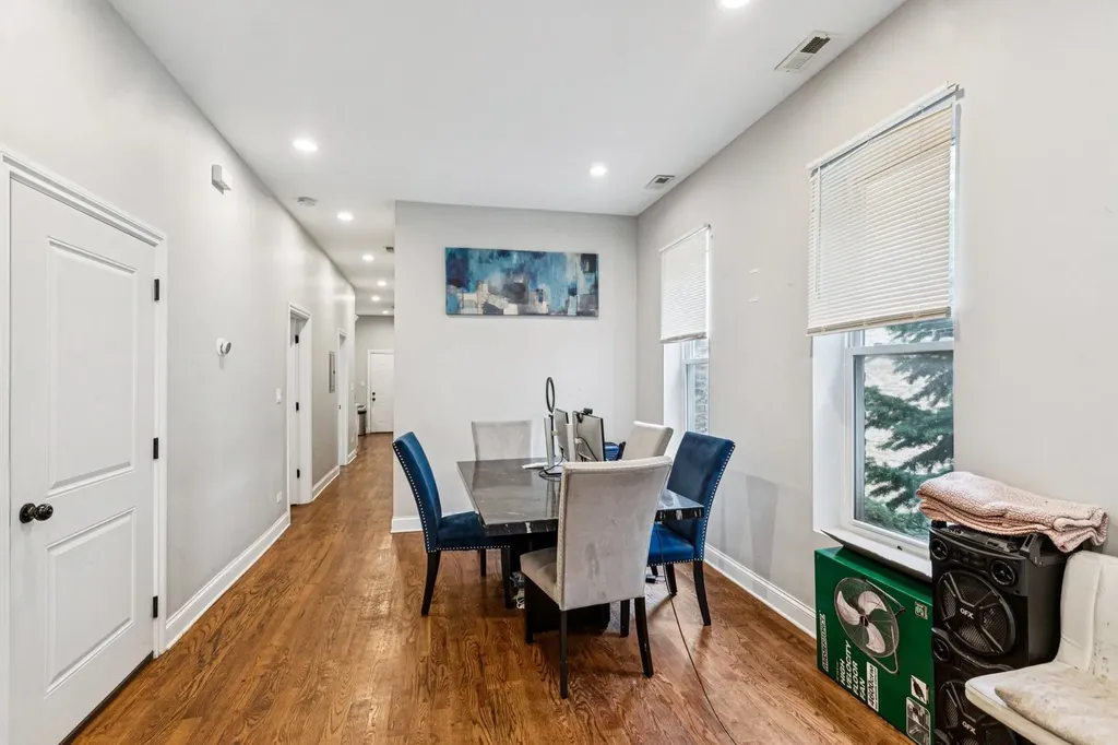 4308 West Adams Street Chicago IL 60624
