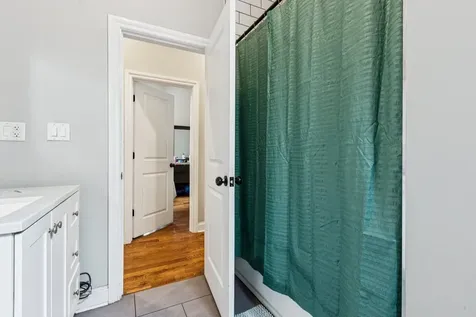 4308 West Adams Street Chicago IL 60624