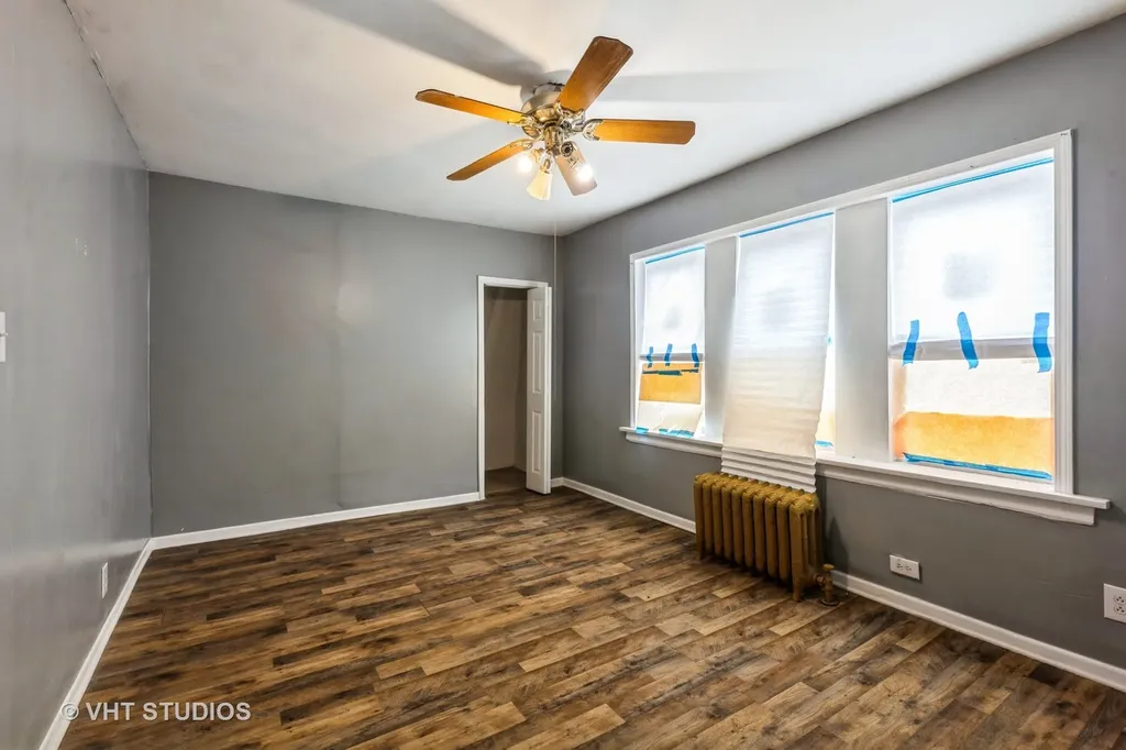 32 West 109th Place Chicago IL 60628