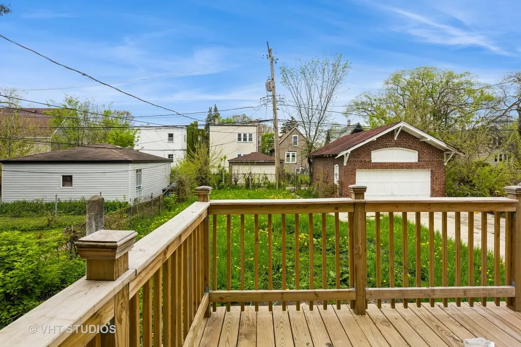 32 West 109th Place Chicago IL 60628
