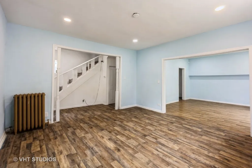 32 West 109th Place Chicago IL 60628