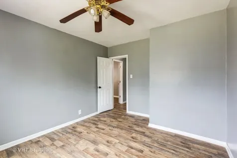 32 West 109th Place Chicago IL 60628