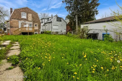 32 West 109th Place Chicago IL 60628