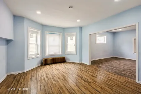 32 West 109th Place Chicago IL 60628