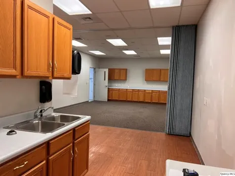 1112-1128 Broadway Suite E Quincy IL 62301
