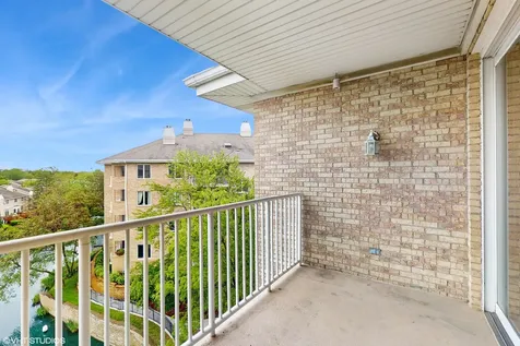 1761 Pavilion Way Park Ridge IL 60068