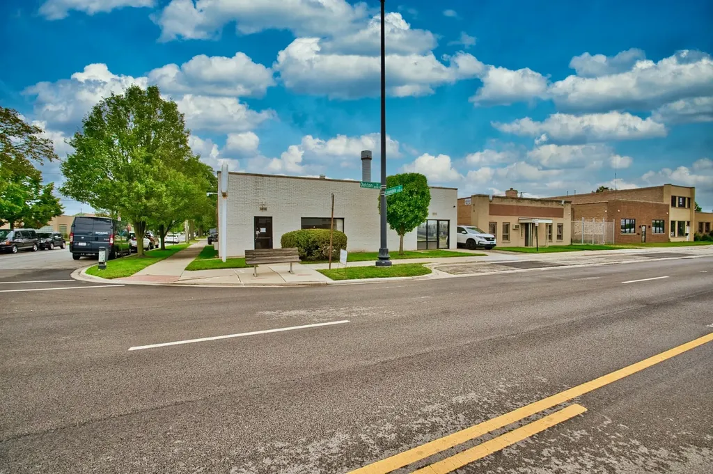 3650-3656 Oakton Street Skokie IL 60076