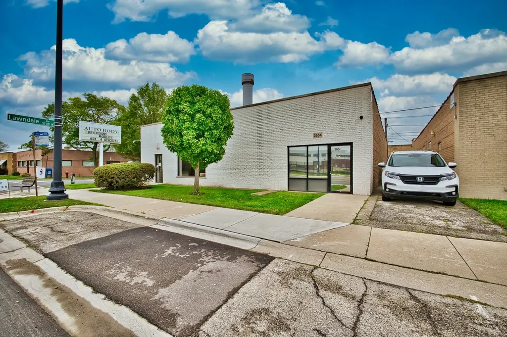 3650-3656 Oakton Street Skokie IL 60076