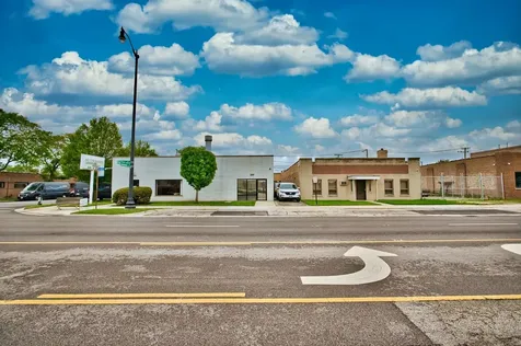 3650-3656 Oakton Street Skokie IL 60076