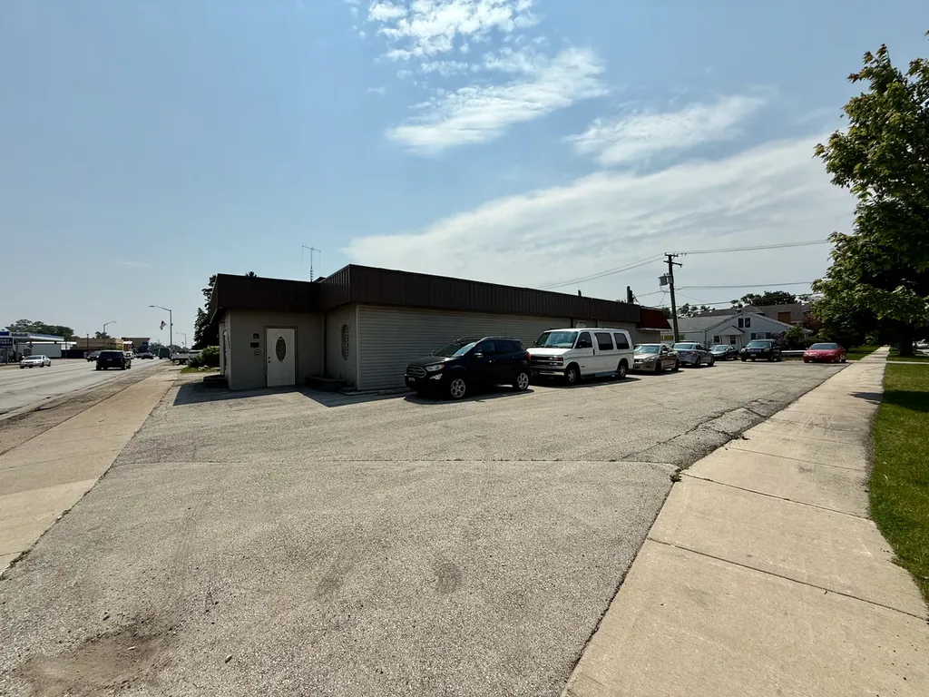 8743 Ogden Avenue Lyons IL 60534