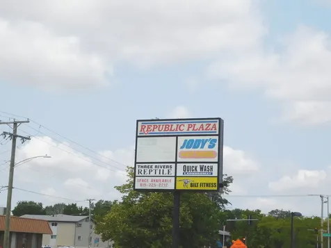 318 Republic Avenue Joliet IL 60435