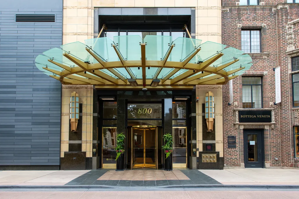 800 North Michigan Avenue Chicago IL 60611