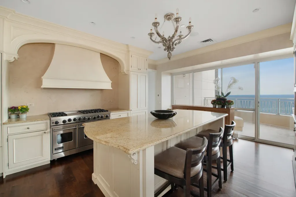 800 North Michigan Avenue Chicago IL 60611