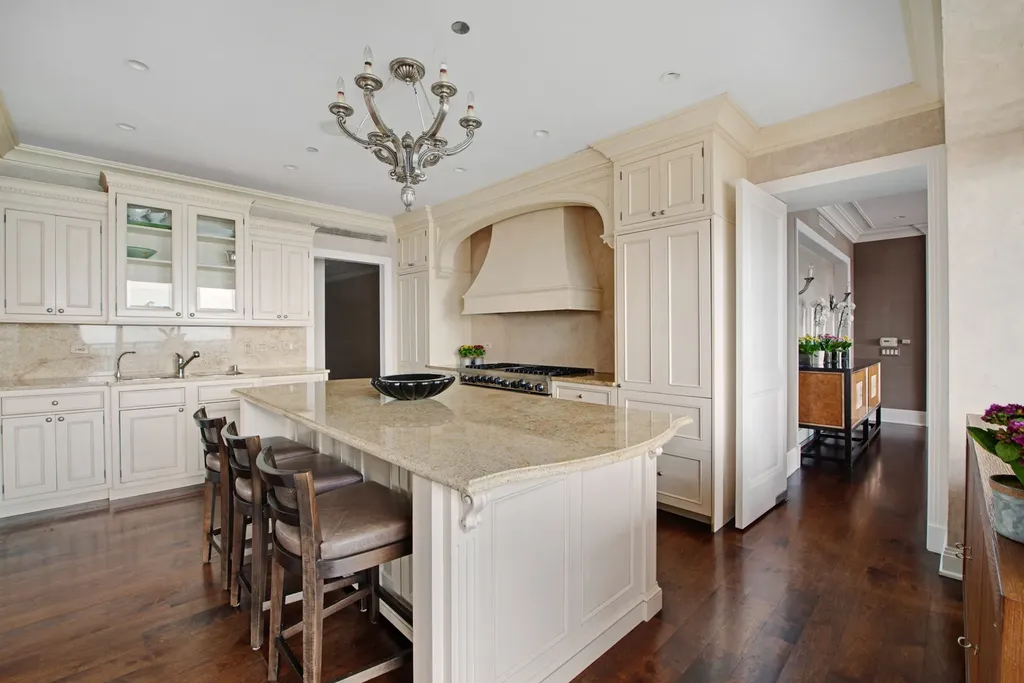 800 North Michigan Avenue Chicago IL 60611
