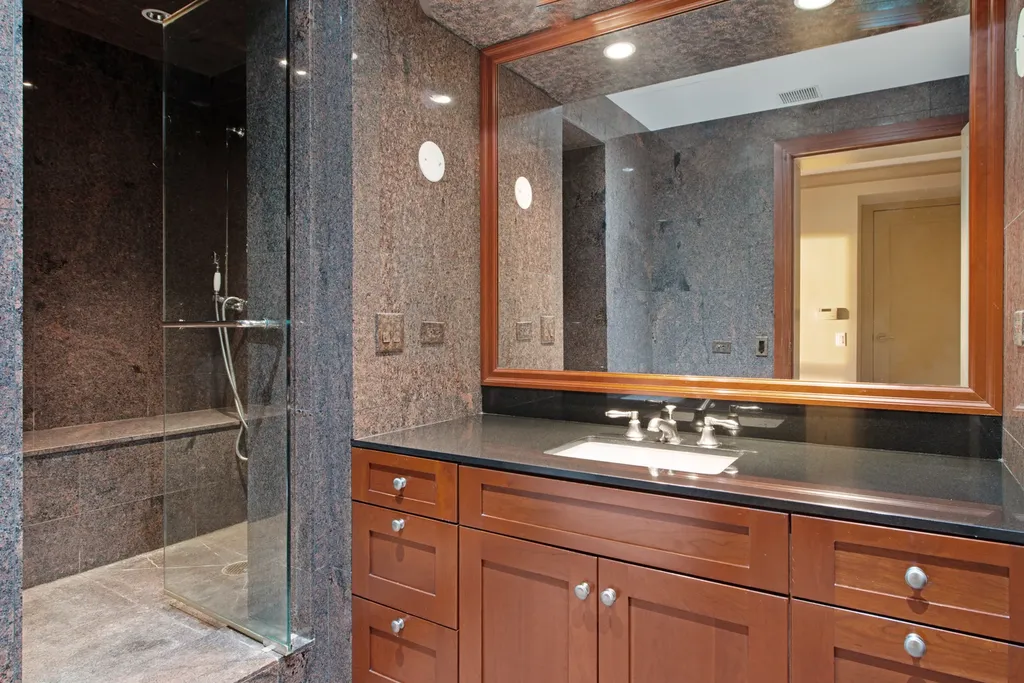 800 North Michigan Avenue Chicago IL 60611