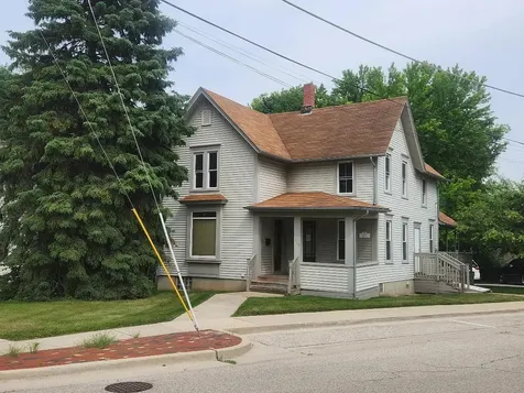 329 Jefferson Street Algonquin IL 60102