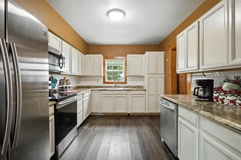 884 East 1200n Road Melvin IL 60952