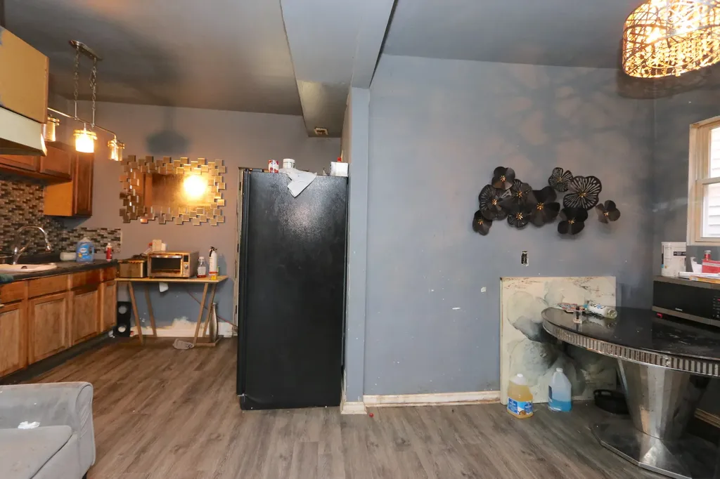 727 North Springfield Avenue Chicago IL 60624