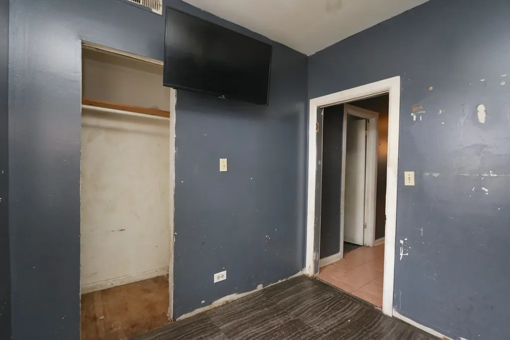 727 North Springfield Avenue Chicago IL 60624