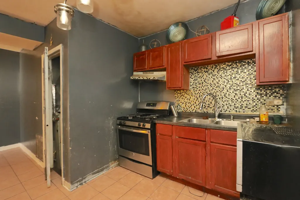 727 North Springfield Avenue Chicago IL 60624