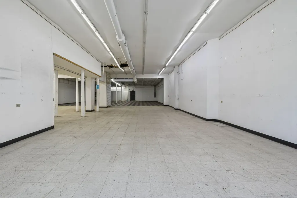 2833 West Cermak Road Chicago IL 60623
