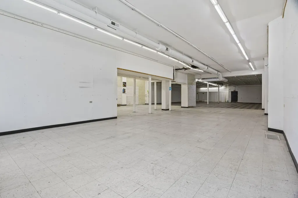 2833 West Cermak Road Chicago IL 60623