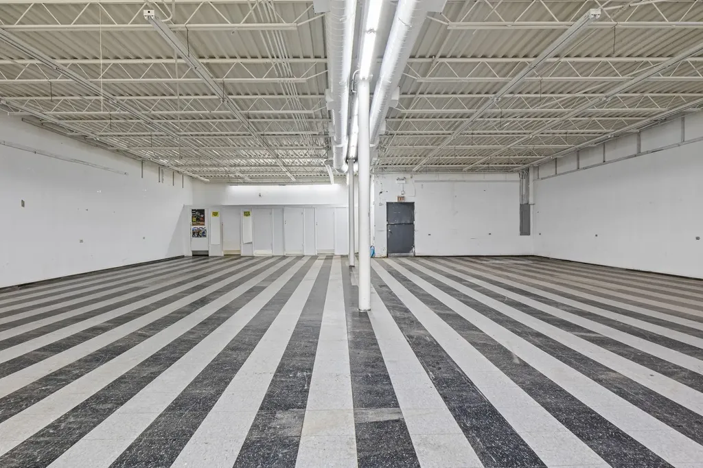 2833 West Cermak Road Chicago IL 60623