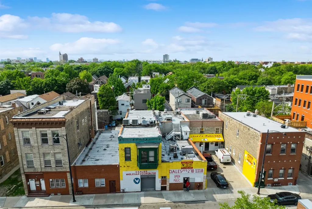 2135 West Armitage Avenue Chicago IL 60647