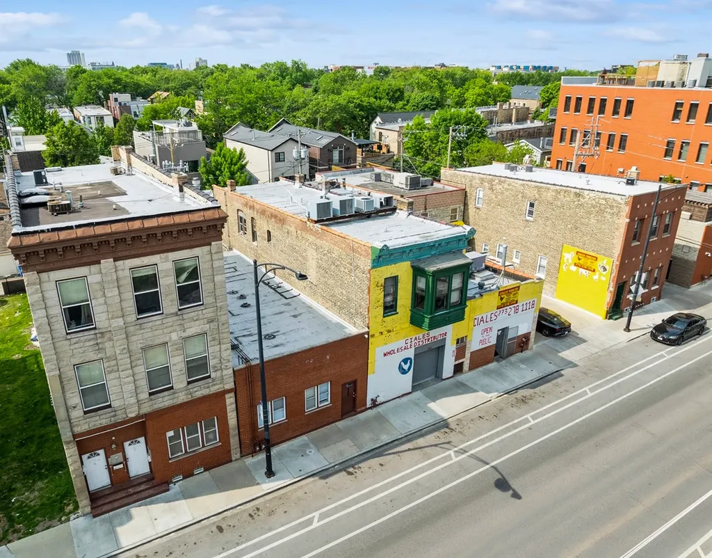 2135 West Armitage Avenue Chicago IL 60647
