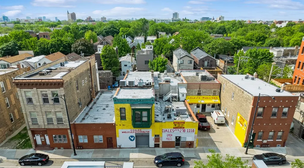 2135 West Armitage Avenue Chicago IL 60647