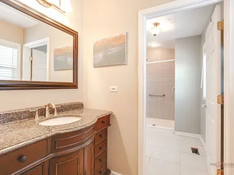 1004 Broadmoor Place Deerfield IL 60015