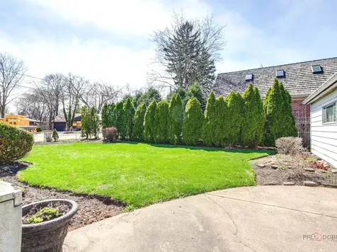 1004 Broadmoor Place Deerfield IL 60015