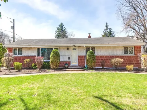 1004 Broadmoor Place Deerfield IL 60015