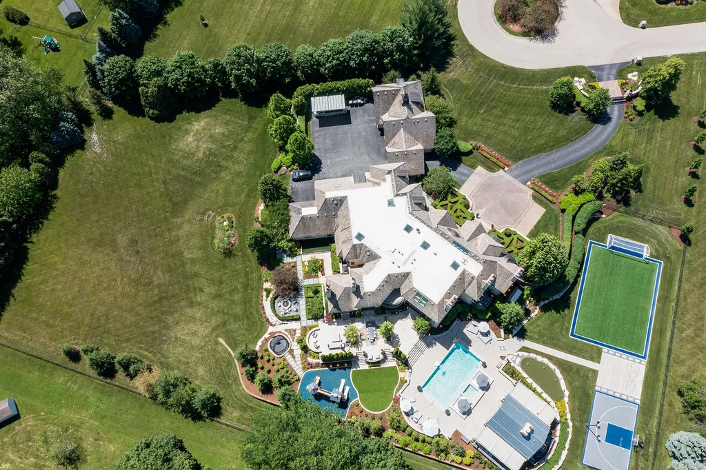 28W660 Perkins Court Naperville IL 60564