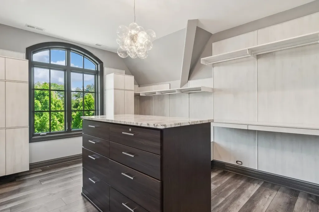 28W660 Perkins Court Naperville IL 60564