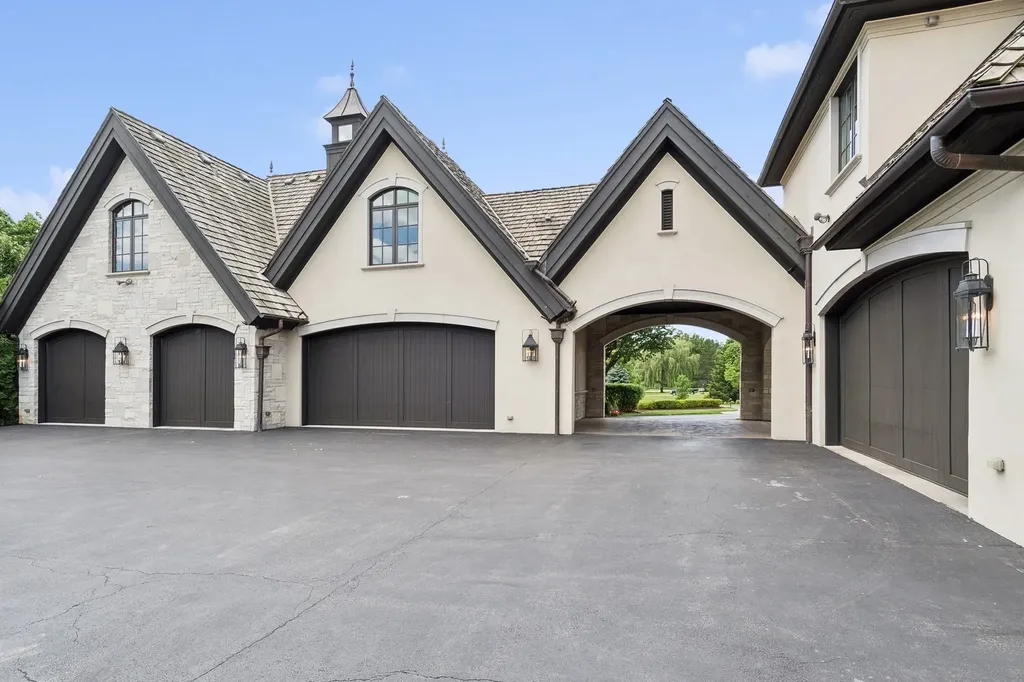 28W660 Perkins Court Naperville IL 60564