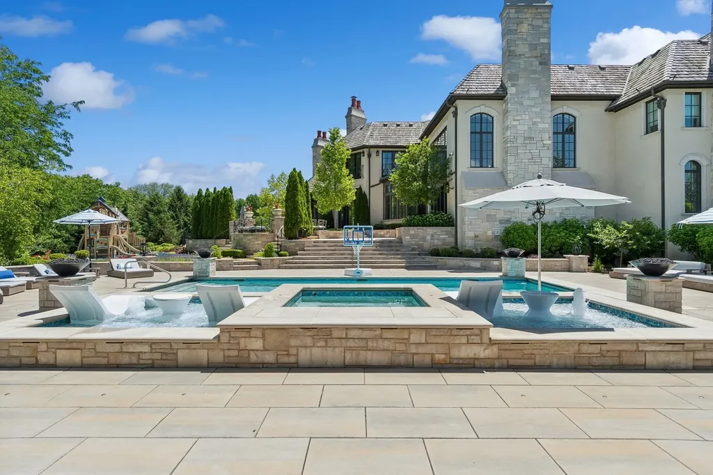 28W660 Perkins Court Naperville IL 60564