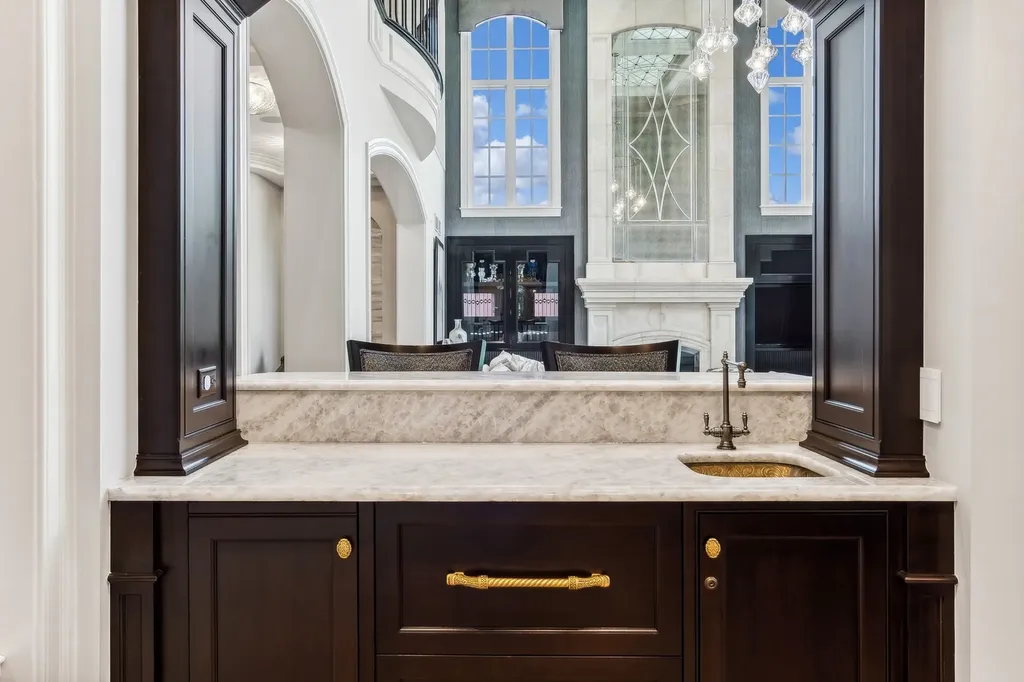 28W660 Perkins Court Naperville IL 60564
