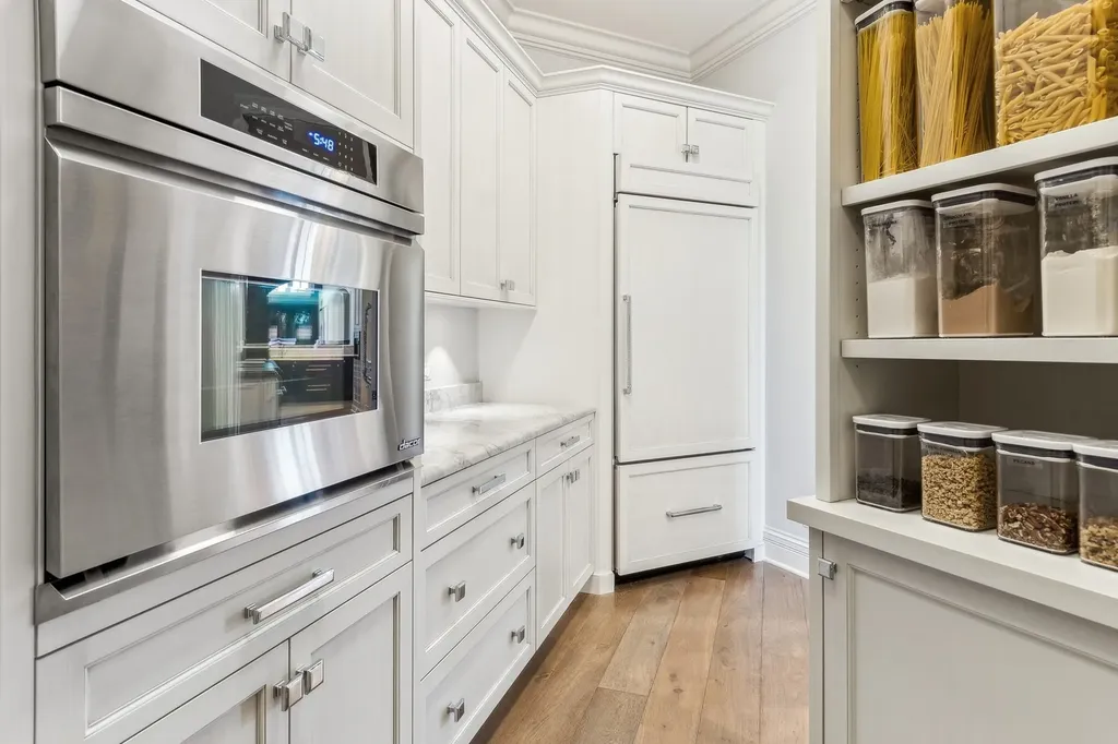 28W660 Perkins Court Naperville IL 60564