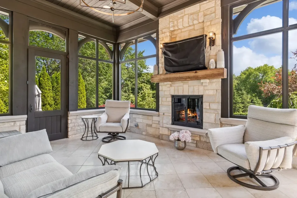 28W660 Perkins Court Naperville IL 60564