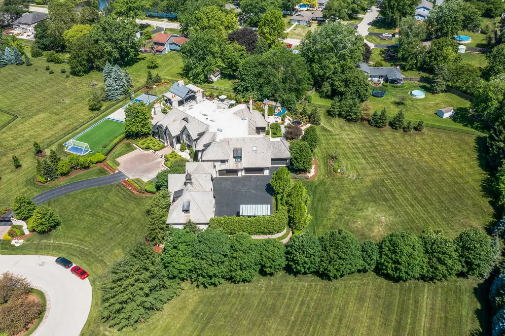 28W660 Perkins Court Naperville IL 60564