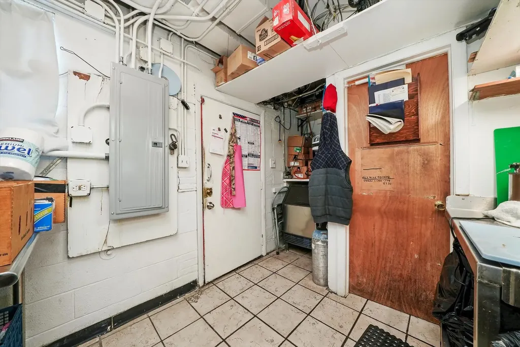 7748 South Kedzie Avenue Chicago IL 60652