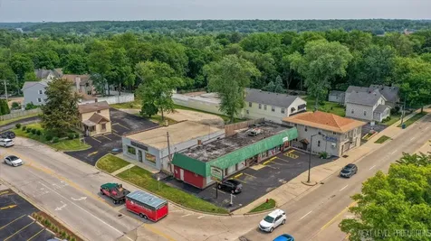 6 - 21 North 9th Street St. Charles IL 60174